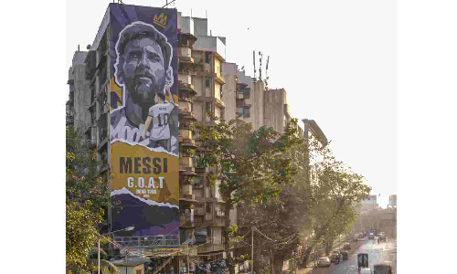 Messi arrives in Mumbai for day 2 of GOAT Tour Messi arrives in Mumbai for day 2 of GOAT Tour