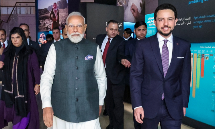 Crown Prince drives PM Modi to Jordan Museum in special gesture Crown Prince drives PM Modi to Jordan Museum in special gesture