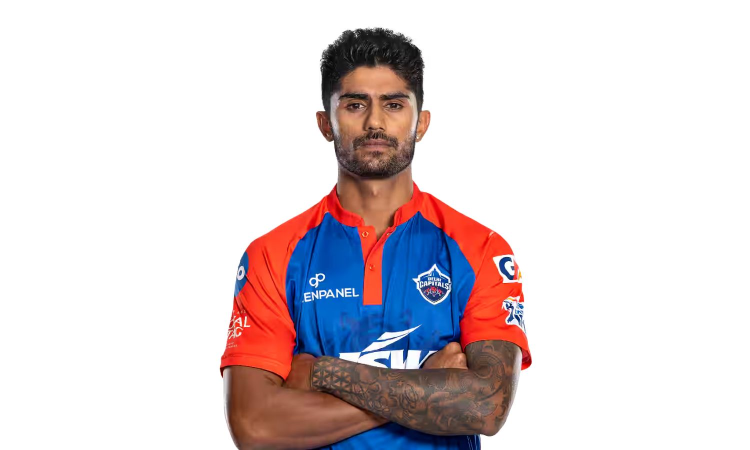 Aman Khan sold to CSK for 40 lakh Aman Khan sold to CSK for 40 lakh