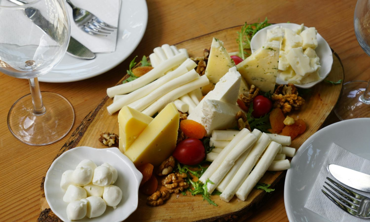 Is high-fat cheese healthy for your brain? Is high-fat cheese healthy for your brain?