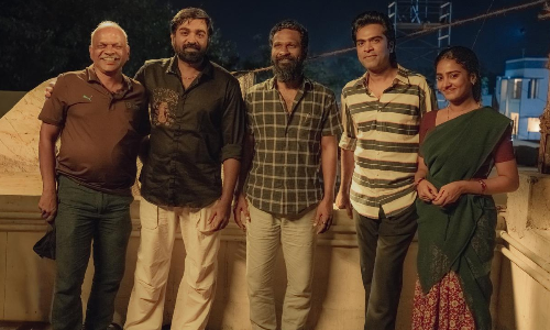 VJS drops by Arasan shooting spot in Kovilpatti