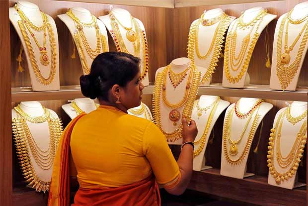 Gold jewellery retailers’ revenue seen rising 12-15pc next fiscal: Crisil