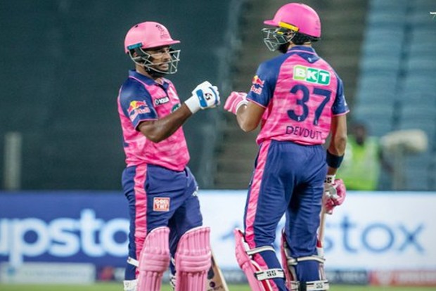 Rajasthan Royals score 210/6 against SRH