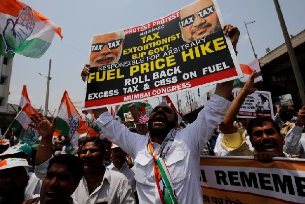7th upward fuel price revision in 8 days, dearer by Rs 5/litre now