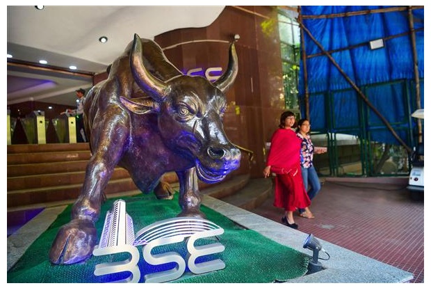 Equity indices open in red, Sensex plunges by 294 points Equity indices open in red, Sensex plunges by 294 points
