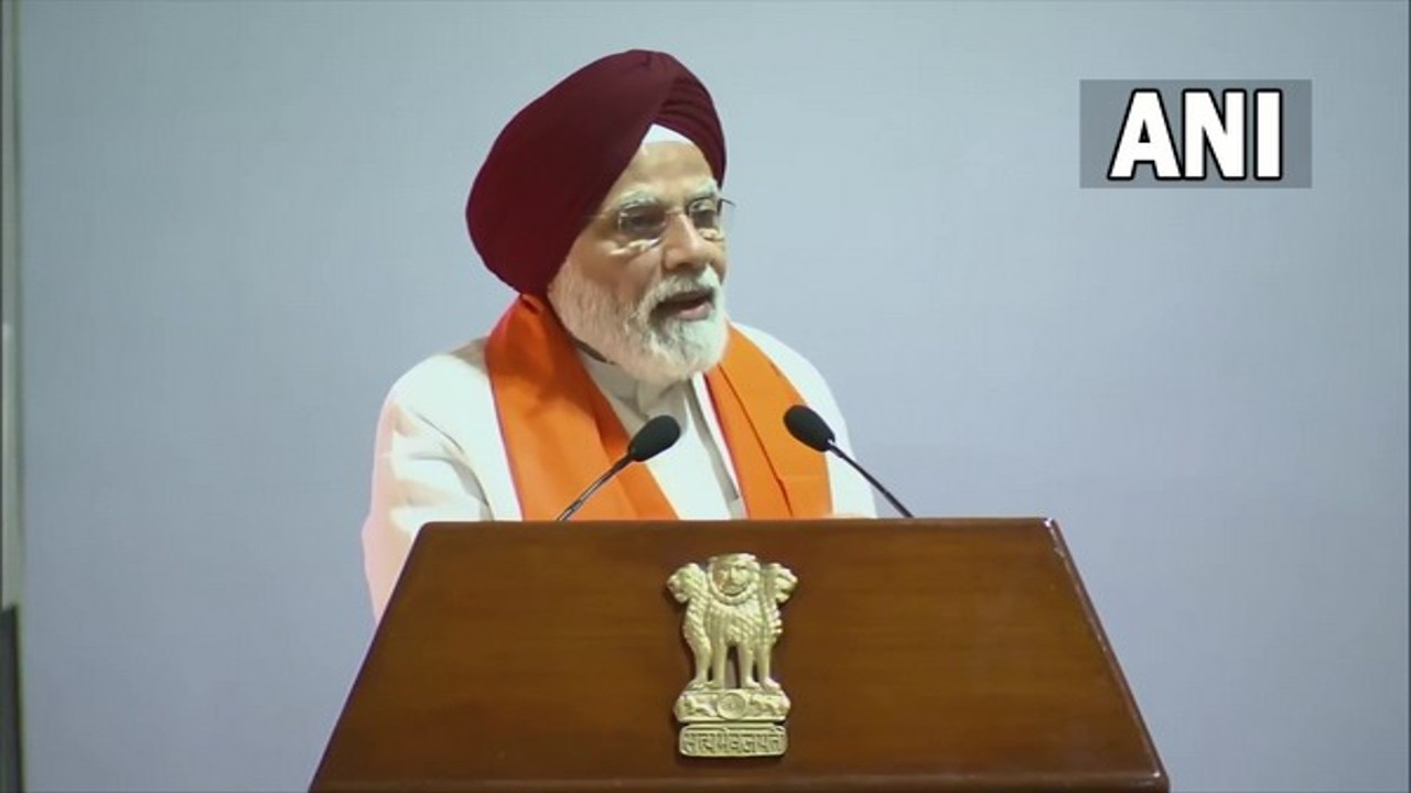Sikh community a strong link in Indias relations with other countries: PM Modi