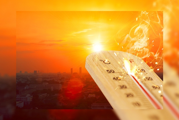 Intense heat makes Delhi sweat; mercury borders 46 deg C in many parts Intense heat makes Delhi sweat; mercury borders 46 deg C in many parts