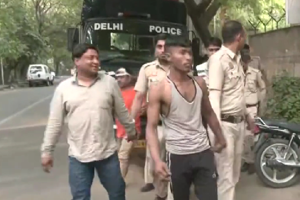 Delhi Police arrests 20 and apprehends two juveniles over Jahangirpuri clashes