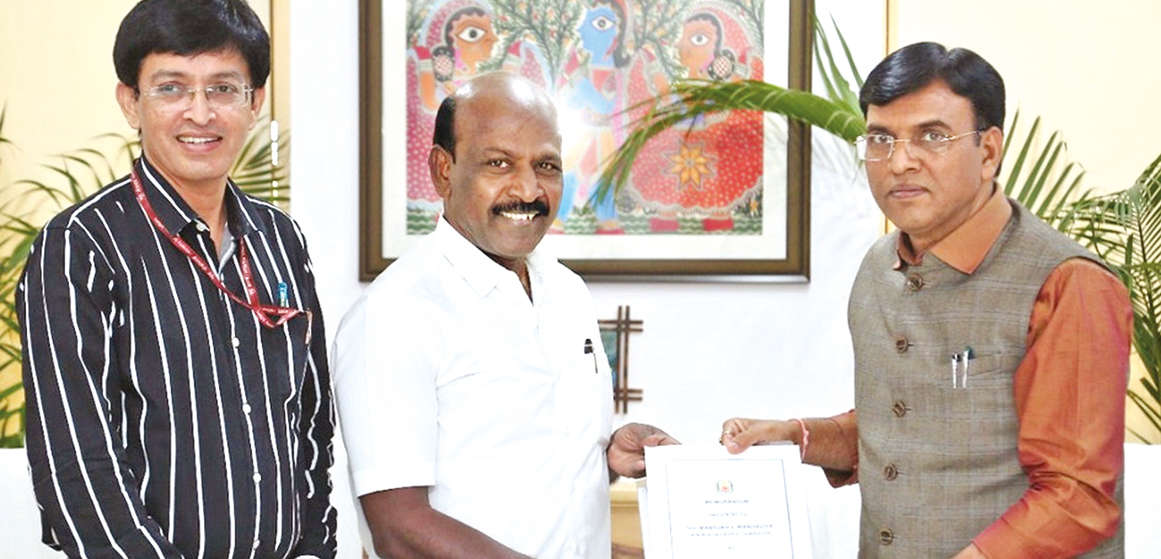 Subramanian meets Union Health Minister, demands NEET, 6 new colleges, AIIMS