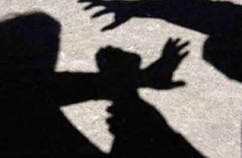 Aggrieved with SI, five attempt suicide in front of CoP’s office