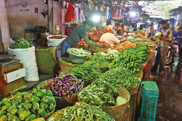 Veggie prices rise by 10 per cent after dip in arrivals at Koyambedu market