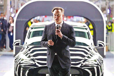 Absolute power: Twitter grapples with an Elon Musk problem