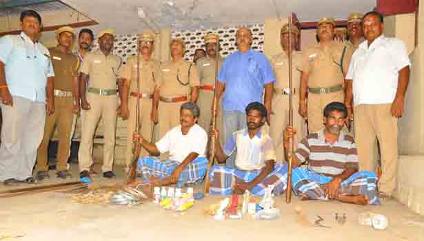 Three held with country made guns in forest area in Salem Three held with country made guns in forest area in Salem