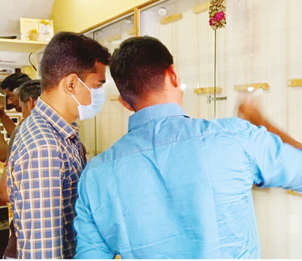 Burglars loot 2.5 kg of silver ornaments from jewel shop in Dharmapuri