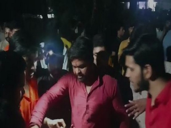 Two groups of students clash in JNU