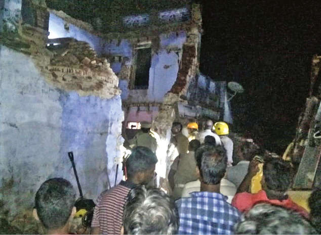 Man, daughter killed, wife injured in house collapse in Madurai Man, daughter killed, wife injured in house collapse in Madurai