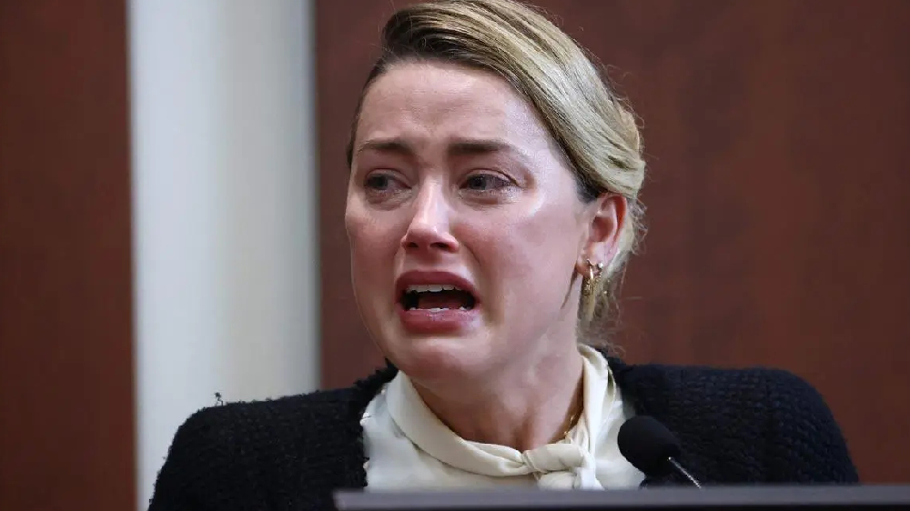 Amber Heard bursts into tears as she recounts sexual assault by Johnny Depp Amber Heard bursts into tears as she recounts sexual assault by Johnny Depp