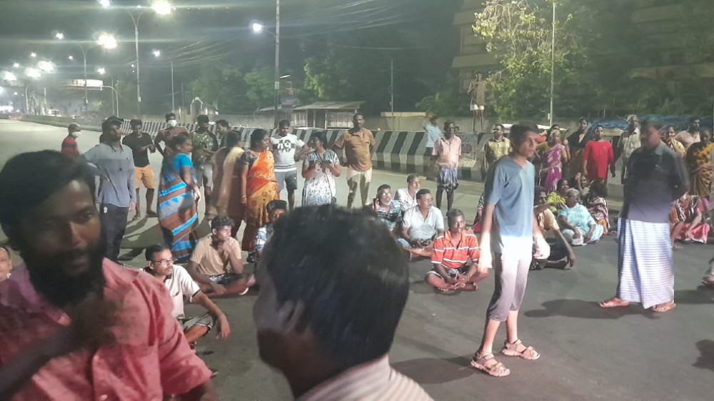 Road roko:  Residents of Thousand Lights protest over power cuts