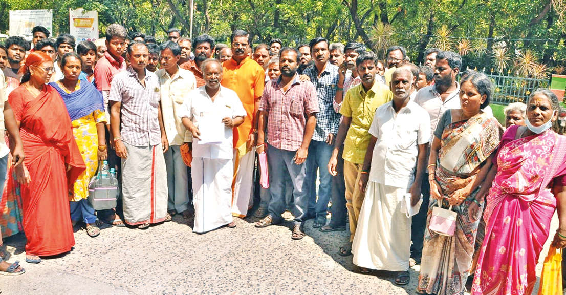 Locals plan indefinite fast as Collector advises devotees to go to court