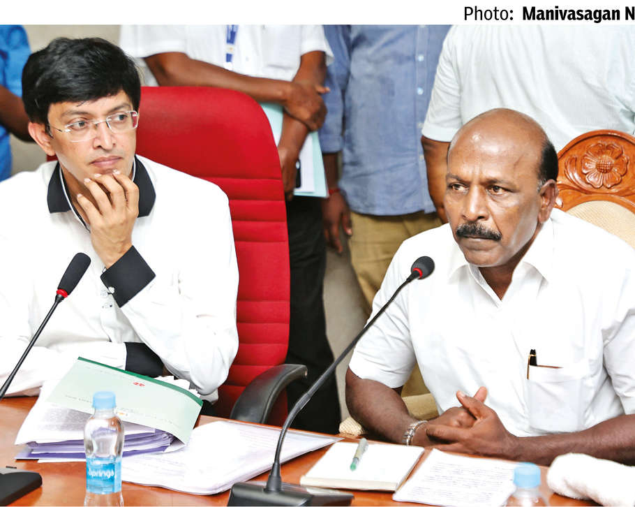 Minister meets GH deans, lauds transplant team at Omandurar