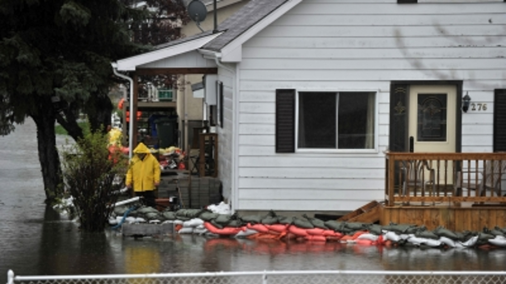 Storm in Canada kills 8, leaves thousands without power