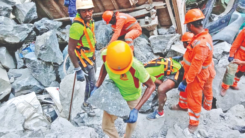 Quarry tragedy: Efforts on to find body of last victim Quarry tragedy: Efforts on to find body of last victim