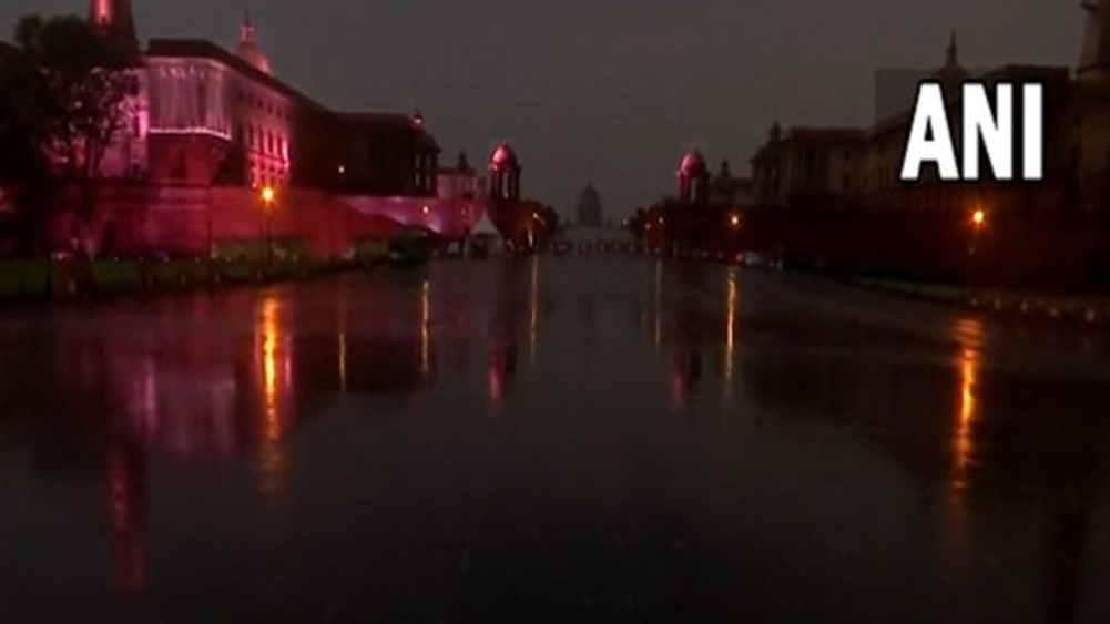 Rain, thunderstorm lash Delhi again Rain, thunderstorm lash Delhi again