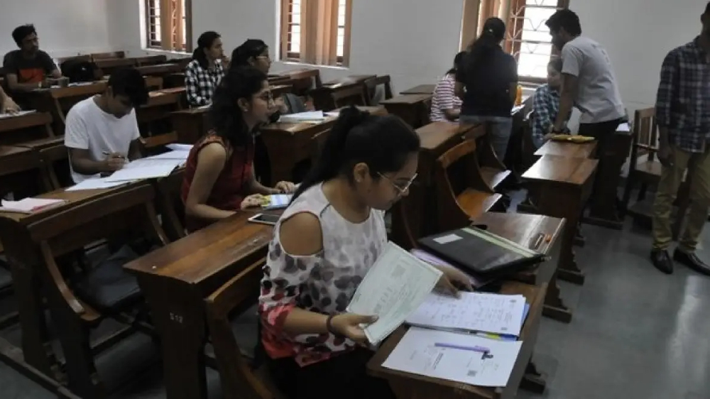 Govt to ease the way for entry of foreign varsities into India Govt to ease the way for entry of foreign varsities into India