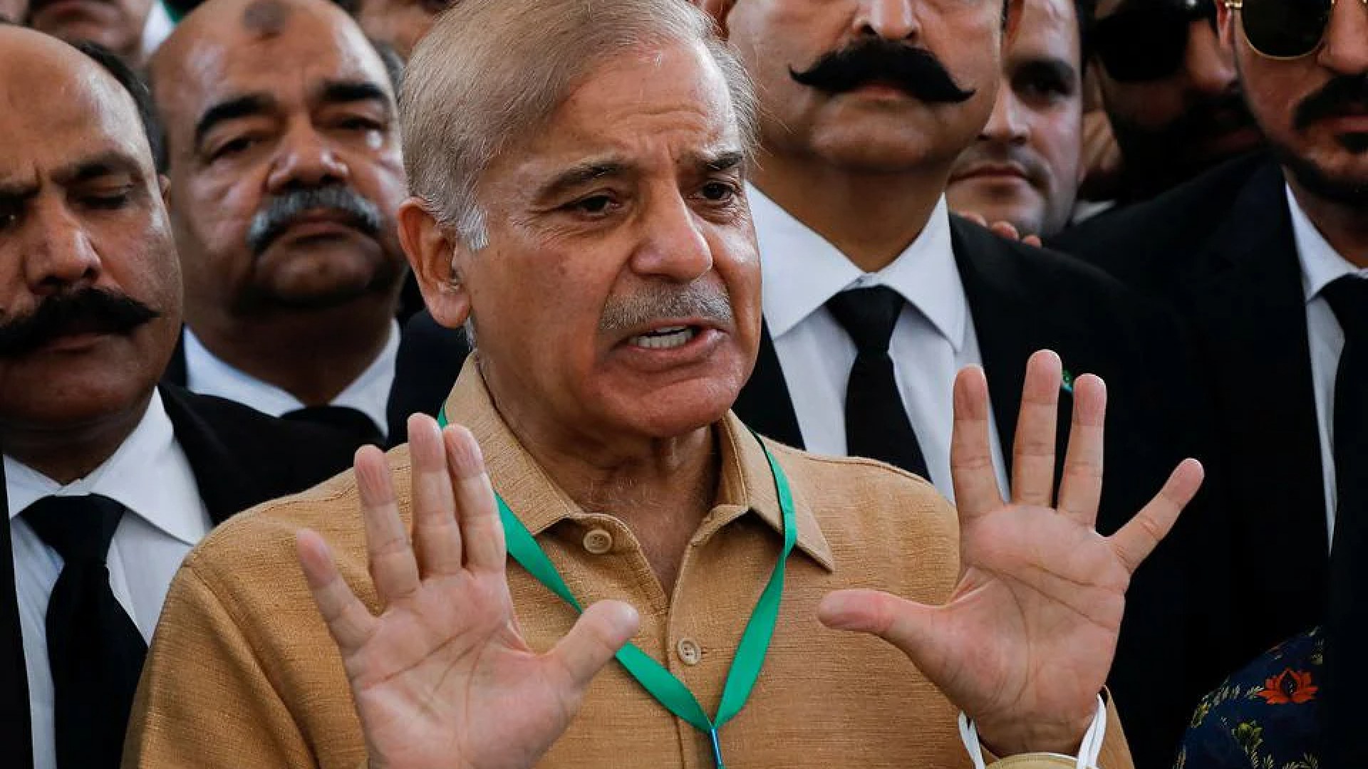 Pak PM Shehbaz Sharif in London to meet Nawaz Sharif