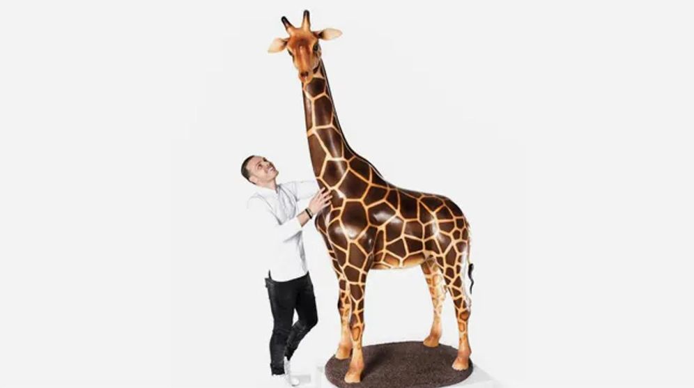 8-feet giraffe made of chocolate pleases the internet