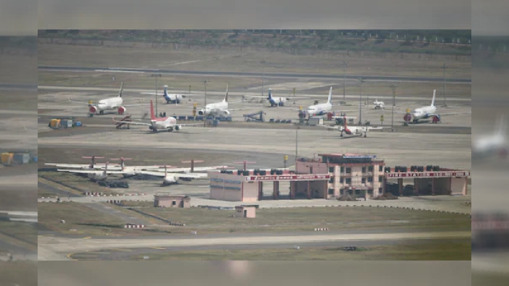 17 domestic flights cancelled due to SCS Asani in Chennai 17 domestic flights cancelled due to SCS Asani in Chennai