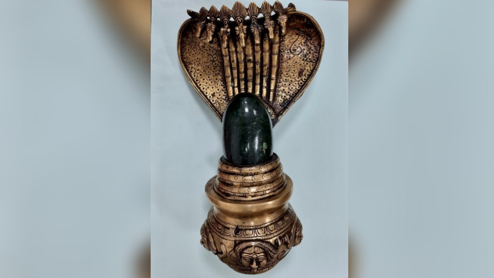 Antique Lingam with Nepal link seized from duo in Chennai