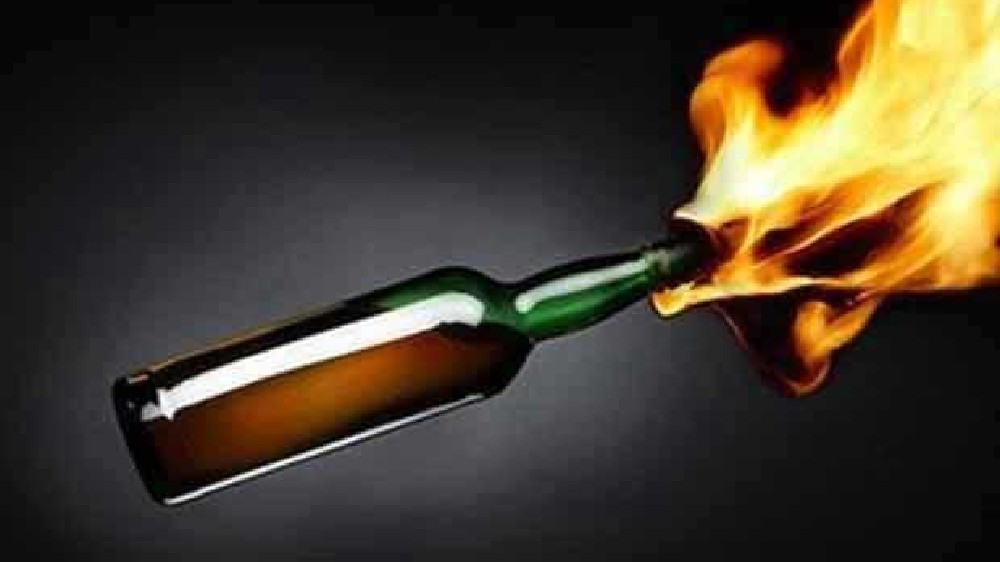 Duo hurls petrol bomb at eatery after owner asks to pay bill in Alandur