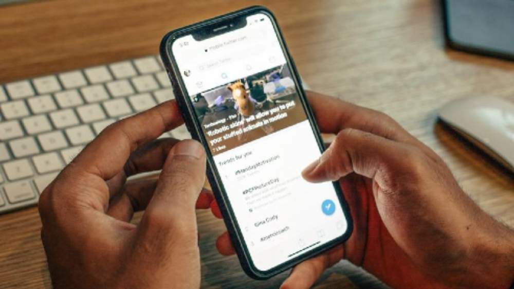 Smartphone demand drops ‘like a rock’, 200mn less handsets this year