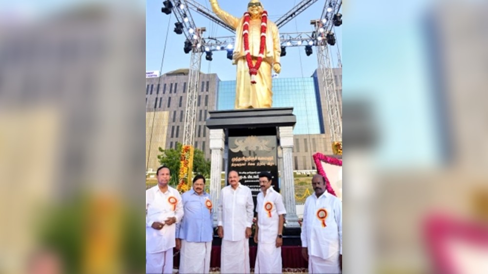 DMK praising Naidu triggers speculations of support in Prez polls
