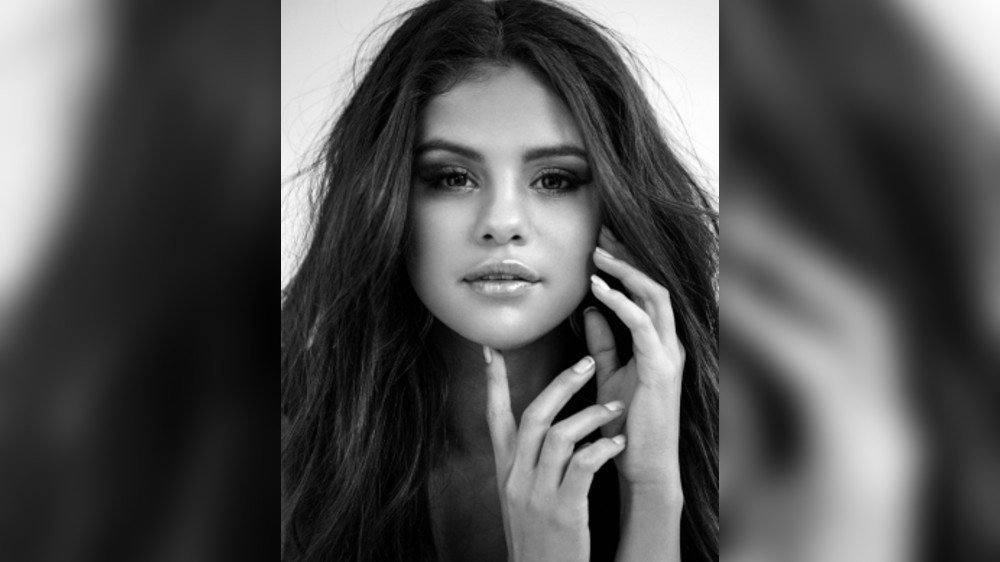 Selena Gomez pokes fun at her dating age range: 31 to coffin