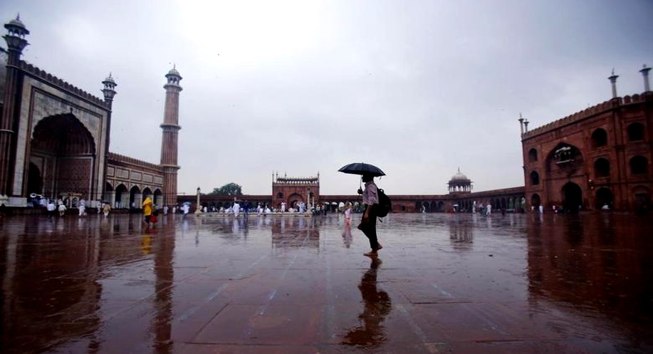 Delhi Jama Masjid dome damaged in evening storm