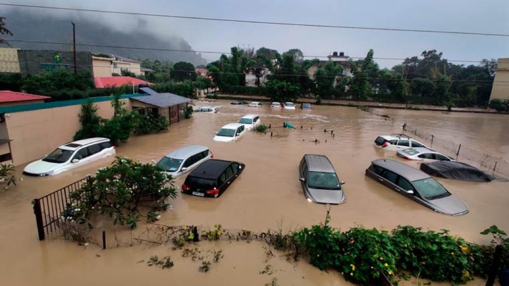 2 dead as heavy rain pounds Bengaluru; waterlogging at several areas