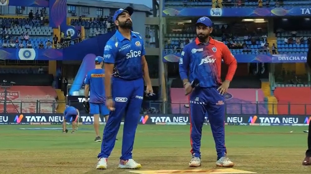 MI opt to field against DC with RCBs fate hanging in balance