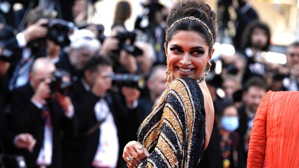 Cannes 2022: Deepika opts for shimmery golden-black saree at  opening ceremony