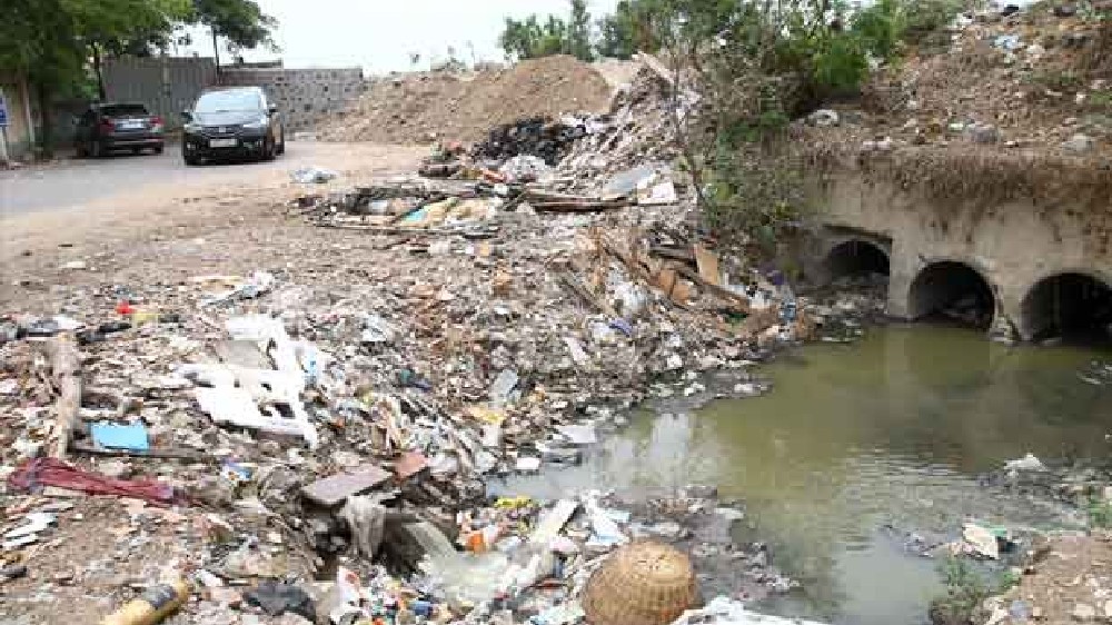 Clear encroachments blocking 6 culverts: Velachery residents Clear encroachments blocking 6 culverts: Velachery residents