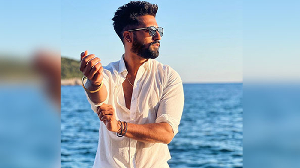 Vicky Kaushal turns up the heat in latest all-white look