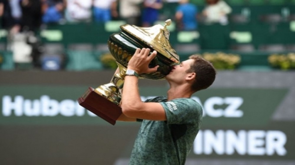 Halle Open: Hurkacz defeats Medvedev to lift singles title