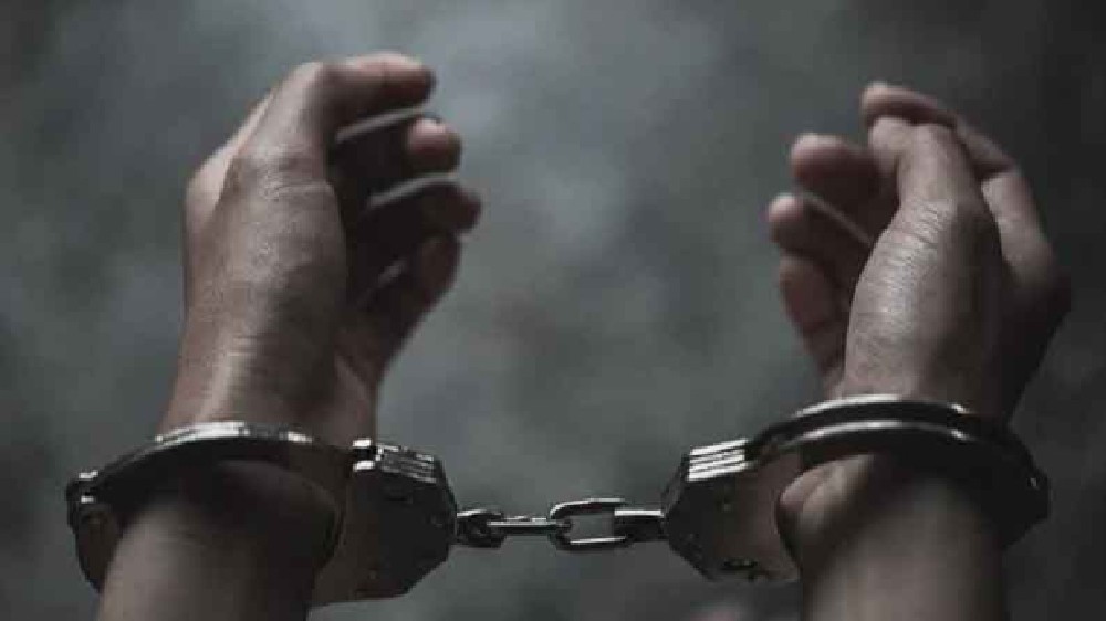 Student, lawyer arrested for hurling petrol bombs in Kelambakkam Student, lawyer arrested for hurling petrol bombs in Kelambakkam