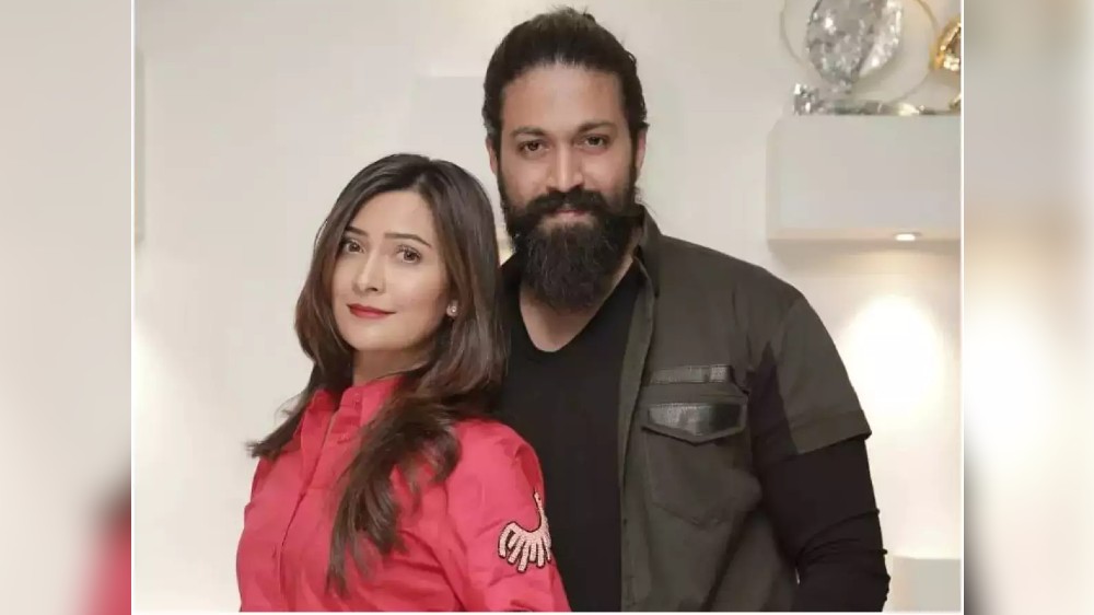 Kannada actress Radhika Pandit pic with hubby, Yash goes viral