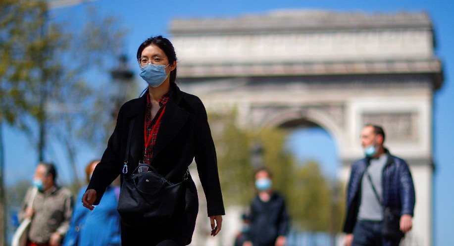 France is facing a new Covid-19 wave, says French vaccination chief