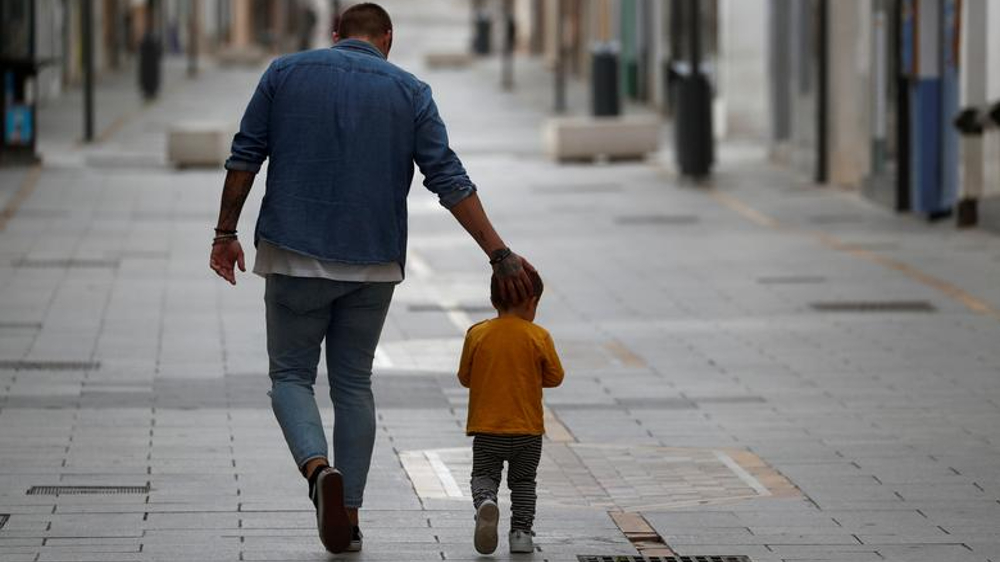 6 ways fathers can share love and connection with their children