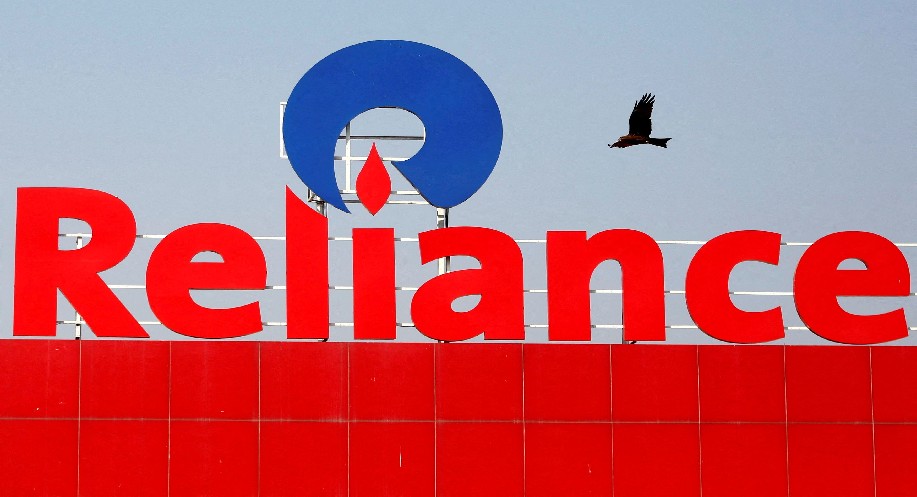 Reliance in race to buy out cosmetic firm Revlon in US Reliance in race to buy out cosmetic firm Revlon in US