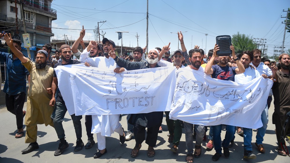 Protests in Srinagar over remarks by BJP leaders against Prophet Protests in Srinagar over remarks by BJP leaders against Prophet