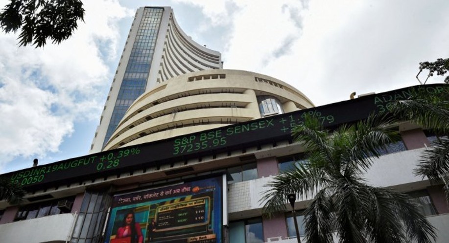 Domestic equity indices settle in red, fourth straight day of losses
